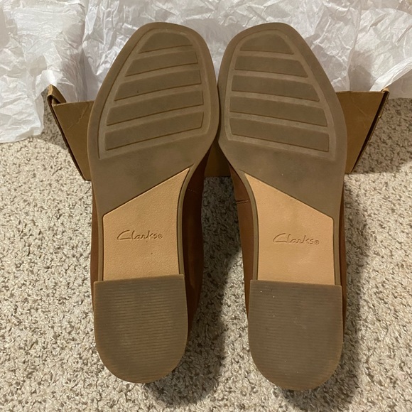 Clarks Pure Hall Tan Leather Loafer - Picture 9 of 13